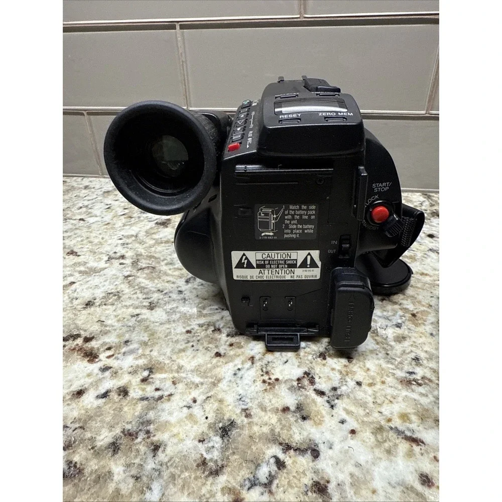 Sony CCD-TR6 8mm Video8 Handycam Camcorder Video Transfer untested No Charger